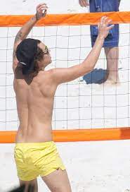 Harry Styles Physique - Figure
