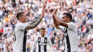 Juan cuadrado scored a late penalty to keep juventus' hopes of qualifying for the champions league alive with a dramatic victory over inter milan after playing with 10 men for 35 minutes. Inter Juve Squad List Announced Juventus
