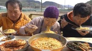 韓国のラーメンの食べ方 - 今日も 思い出し笑い
