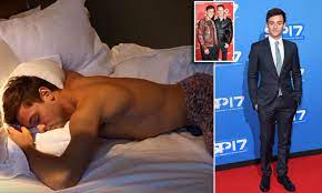 Tom Daley naked selfies leaked online | Daily Mail Online