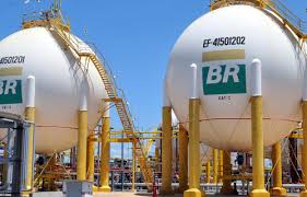 Petrobras aumenta o preço da gasolina, do diesel e do gás de cozinha |  Brasil 61