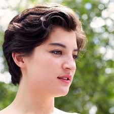 Bold androgynous haircuts for perfectly symmetrical faces. Boyish Haircut Looks For 2020 All Things Hair Us