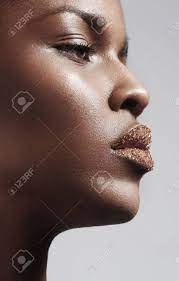 砂糖の唇をもつ黒人女性の写真素材・画像素材 Image 35479189
