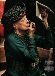 Maggie Smith: A Talented Actress Who Does Her Own Makeup