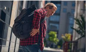 can a backpack cause back pain