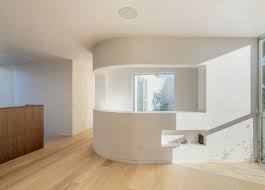 Curved Plaster Walls Feature In Bright