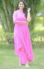 Postingan terbaru internship cv template : Surbhi Puranik In Pink At Okey Oka Lokam Nuvvey Success Celebrations