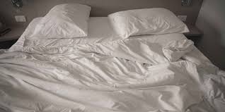 Should You Use A Flat Sheet On Your Bed