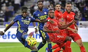 On weekdays the earliest direct train to nîmes is usually scheduled to depart lyon around 07:02 and the last train is around 20:14. Olympique Lyonnais Nimes Olympique Les Notes Du Match