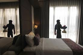 Inilah peraturan dan daftar hotel karantina bagi wni dari negara asing dan wna · ayana mid plaza (hotel bintang lima) · grand hyatt jakarta (hotel . Daftar 27 Hotel Bintang 2 Dan 3 Di Jakarta Untuk Isolasi Pasien Corona Nasional Katadata Co Id
