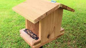 how to make a bird feeder with 1 board