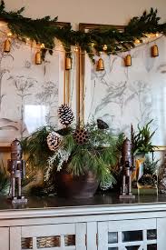 affordable christmas decorating budget