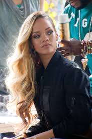 From braids to natural texture and long, sleek hair, too, rihanna has tried every hairstyle going. Pin By Abbee Decsesznak On All Things Hair 1 Rihanna Hairstyles Hair Beauty Long Hair Styles