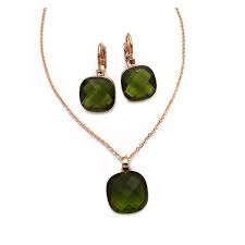 jewellery set of pendant with chain and
