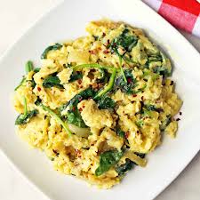 spinach and eggs scramble healthy