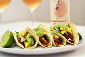 Tacos al pastor | Vino rosado: Viura y Tempranillo | Grapes & Forks