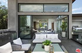 He has a good ❤. Billionaire Twitter Ceo Jack Dorsey Lists Exceptional Hollywood Hills Contemporary For 4 5m After Upgrading At 22m American Luxury Modern Beach House Hollywood Hills Homes Sanctuary Bedroom