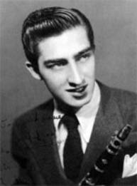 In 1948, Shearing teamed with clarinetist Buddy De Franco [pictured], Images-3 bassist John Levy and drummer Denzil Best. The bop quartet played New York&#39;s ... - 6a00e008dca1f08834014e5f39dc65970c-250wi