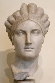 It is neatly brushed on the side, and looks sporty and elegant both. Roman Hairstyles Wikipedia