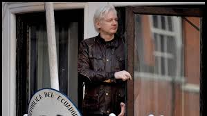 Assange fürchtet eine auslieferung an die usa. Julian Assange Wikileaks Grunder Wurde Wahrend Seiner Zeit In London Vater