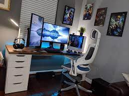 Has a ton of storage on the surface and including the monitor stand will ensure you have no issues with the layout. The 20 Best Ergonomic Chairs In 2021 Topgamingchair Gaming Room Setup Best Computer Chairs Room Setup