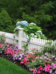 Top 20 White Picket Fence Ideas For