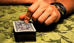 Los juegos de cartas siempre son una solución para matar el aburrimiento en el mundo físico, así que tienen el mismo efecto en territorio virtual. Los Juegos De Cartas Espanolas Mas Faciles De Jugar Consola Y Tablero