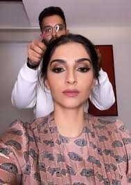sonam kapoor s holiday approved makeup