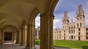 It is also regarded as one of the world's leading academic institutions. Universitat Oxford Das Bildungsparadies Studieren In England Dein Studium Campus Ard Alpha Fernsehen Br De