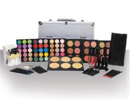 deluxe hollywood makeup kit light to dark