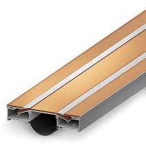 seismic expansion joint for flexible floor