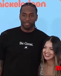 Some people may not know that leonard is a father and has a girlfriend he's been with since college. Video Kawhi Leonard Avoids Reporters At Kids Choice Awards Blacksportsonline