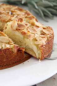 easy apple cake with almonds bake