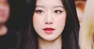 She is the vocalist, visual, maknae of the group. G I Dle Shuhua Defends Herself Against Haters Kpopstarz