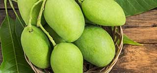 health reasons to eat raw mango