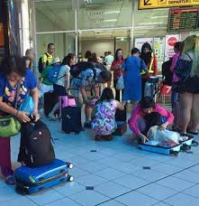 Not sure what you can bring on board with you? People Are Not Happy With Airasia For Enforcing A 7kg Weight Limit On Carry On Luggage