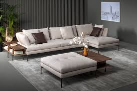 Aliante Sectional Sofa With Chaise By