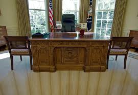 Slate reports that he used it while he served as a senator made of mahogany, it's the only presidential desk that's been topped with green leather. Secrets Of The Oval Office S Resolute Desk Used By Every President Since Carter