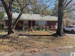 826 s 1st st mayfield ky 42066 zillow