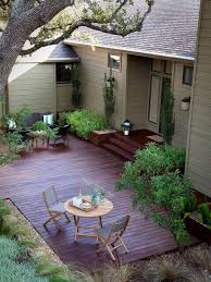 27 Cozy Small Backyard Deck Designs