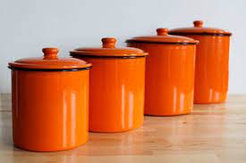 Store items and add a decorative touch with these kitchen canisters. Enamel Flame Orange Canister Set Bright Colorful Enamelware Etsy Kleurrijke Keukens
