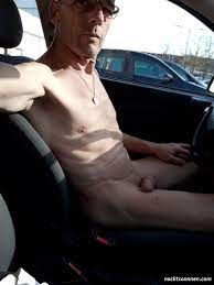 Nackte männer im auto