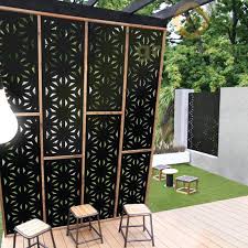 They can be used at the front or rear of your property, becoming a focal point in any outdoor space. Decorative Wood And Wood Fence Manufacturer Greenzone