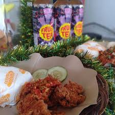 Geprek bensu merupakan sebuah waralaba ayam geprek makanan cepat siap saji yang dimiliki oleh aktor ruben onsu selaku ceo pt onsu pangan perkasa (opp) yang didirikan pada 17 april 2017. Geprekbensulamongan Instagram Posts Gramho Com