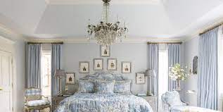 Whether you choose an antique white fixture with basic bulbs or a truly unique chandelier with dozens of leds, a showpiece is sure to complete your room. 20 Bedroom Light Fixtures Bedrooms With Pendants Chandeliers