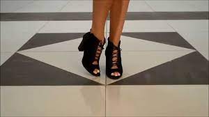 Елегантни пролетни обувки, изработени изцяло от естествена кожа с флорален мотив и приятен червен цвят. Ekstravagantni Damski Obuvki Martini S Otvoreni Prsti Interest Bg Lyato 2015 Women S Shoes Youtube