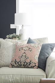 choose and style sofa pillows