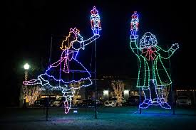 christmas light displays in the