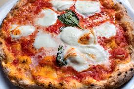 Of, belonging to, or characteristic of naples, italy. What Is Neapolitan Style Pizza Taste