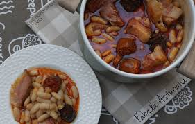 Fabada asturiana (por el llar de viri) #receta #recipe #gastronomía #gastronomy #asturias #paraísonatural #naturalparadise #spain. Fabada O Fabes Receta Tradicional Asturiana